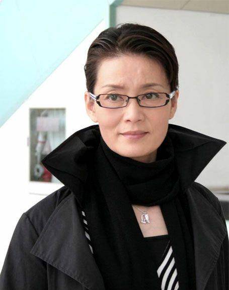 潘虹:与刘晓庆齐名,曾是朱军最想追的女人,为何66岁选择出家_家山