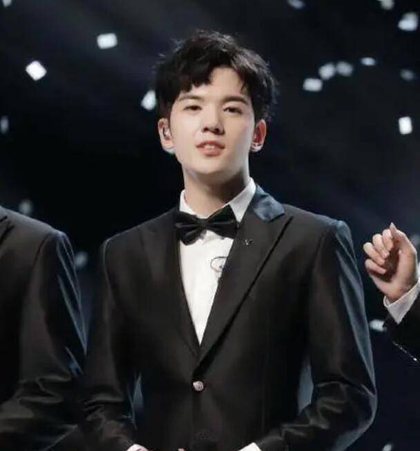 仝卓怒怼郑云龙下作:被嫉妒冲昏头脑?