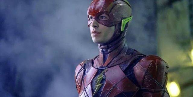 威胁要毁掉盖尔加朵,和dc演员几乎都有矛盾的尾灯导演究竟是谁?