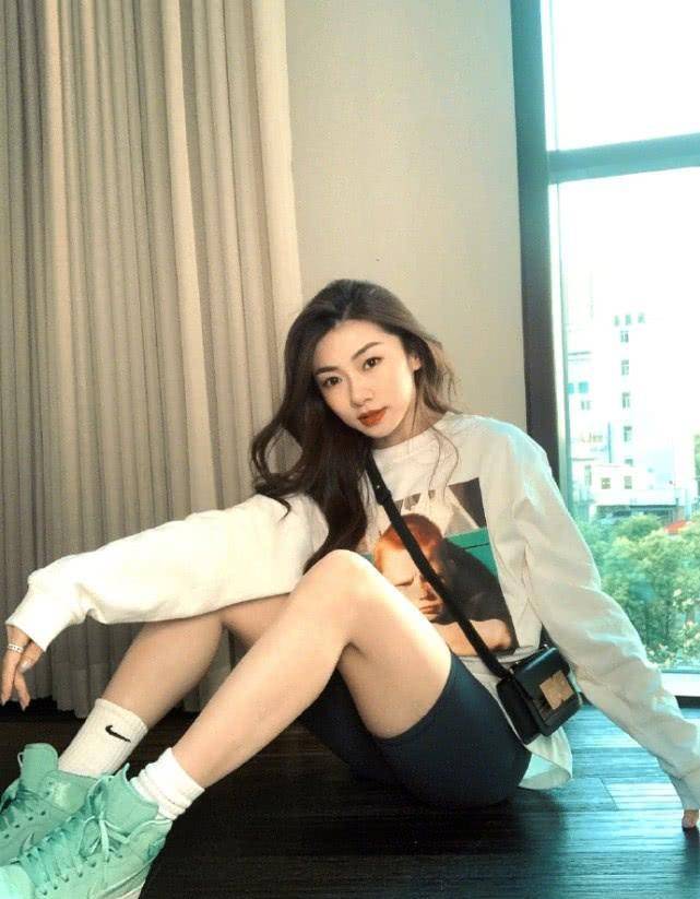 郑恺苗苗官宣,前女友程晓玥表现奇特_郑凯_时候_祝福