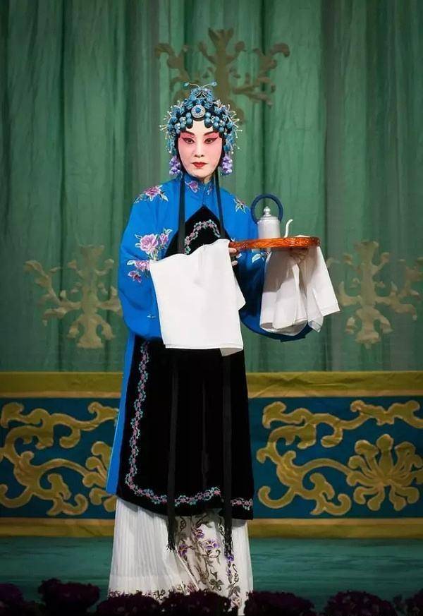 京剧名家王梦婷称其为半个同行最终谅解,其实这些年同行一言难尽_艺术