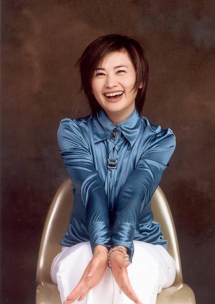 还记得凤凰卫视女主持人刘海若吗?她已经45岁了,现在怎么样了?