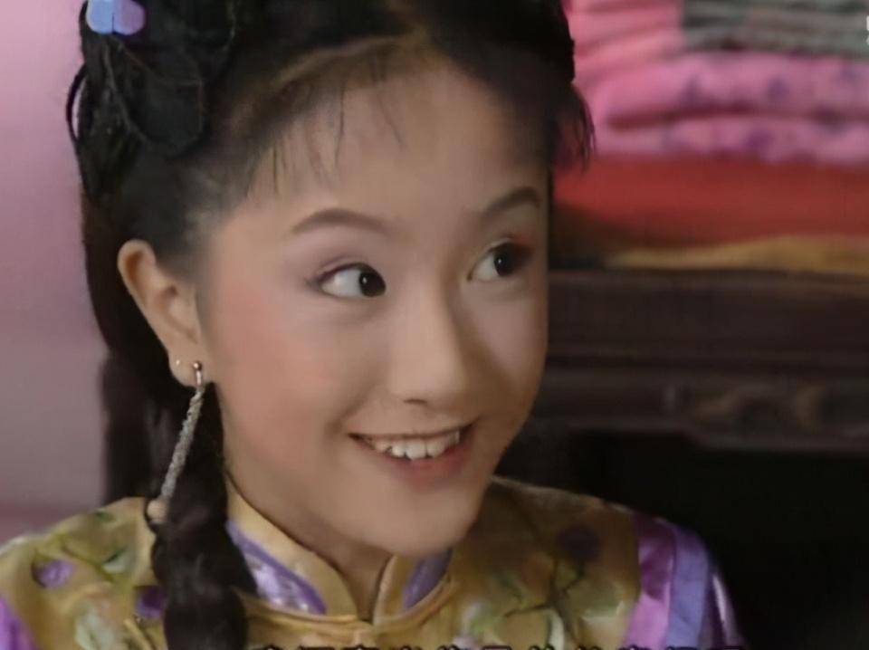 2000年,16岁的李倩出演了《武林外史》,扮演小泥巴,清纯可爱,凡是看过