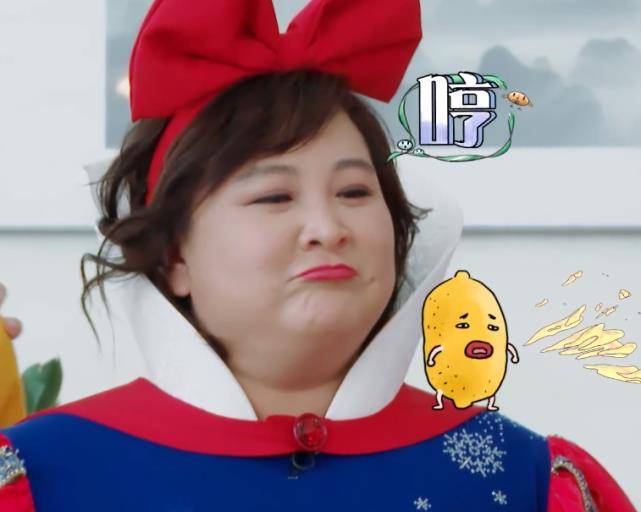 贾玲扮白雪公主,吉娜扮王后,当她们同框,才知不是谁瘦谁就漂亮_经典