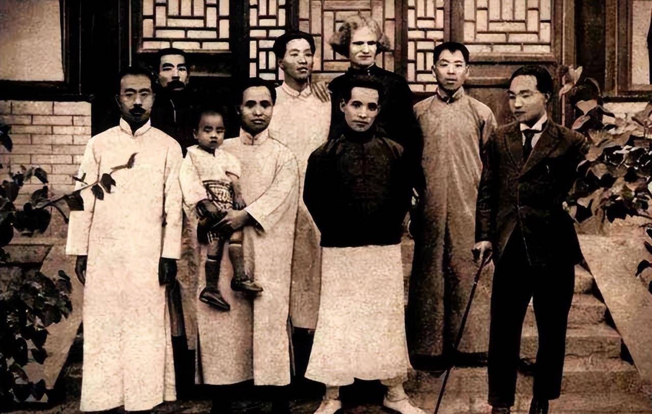 1942年,陈独秀临终前,叮嘱妻子:你可从速改嫁,但有一事要切记_潘兰_高