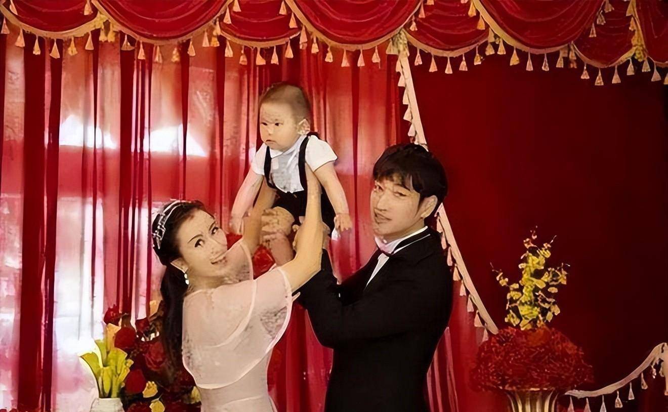 东方卫视伏玟晓晒照,33岁的她淡妆出镜,两婚两离的她状态相当好_节目