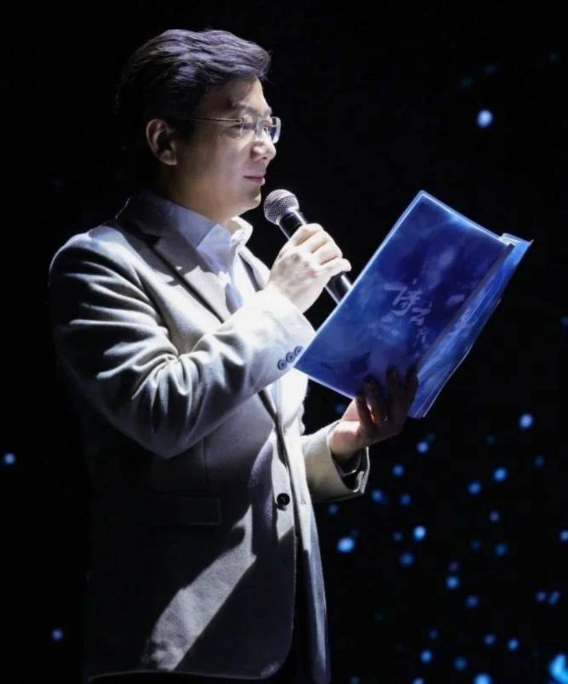 姜广涛时隔四个月再登热搜,名下仅一家企业存续,网爆其被抓原因_网友