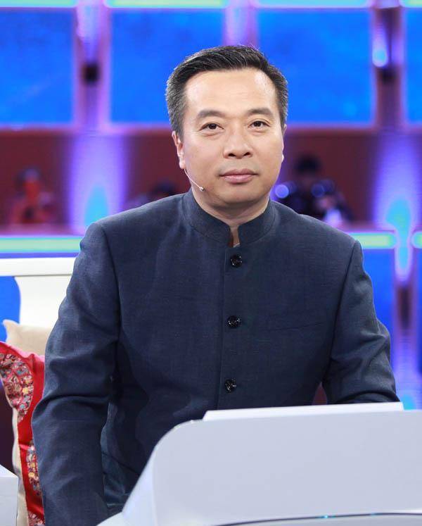 康震才华横溢,他现在的名气,应该算是顶流了,他为何会受到质疑_中国