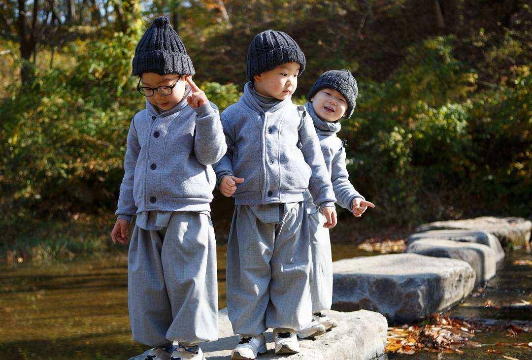 宋一国公开"三胞胎"近况!