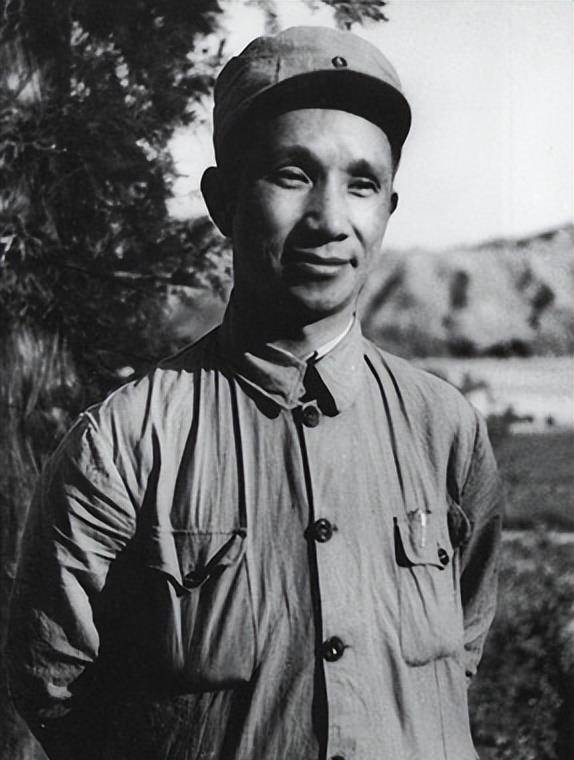 1935年2月,粟裕的军队与叶飞的军队会合,成立了闽浙军区,叶飞担任起特