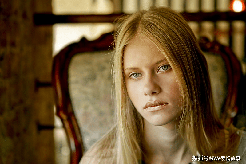 "哥,让嫂子辞职伺候妈,我一天挣160耽误不起""她年薪50万"_唐子怡