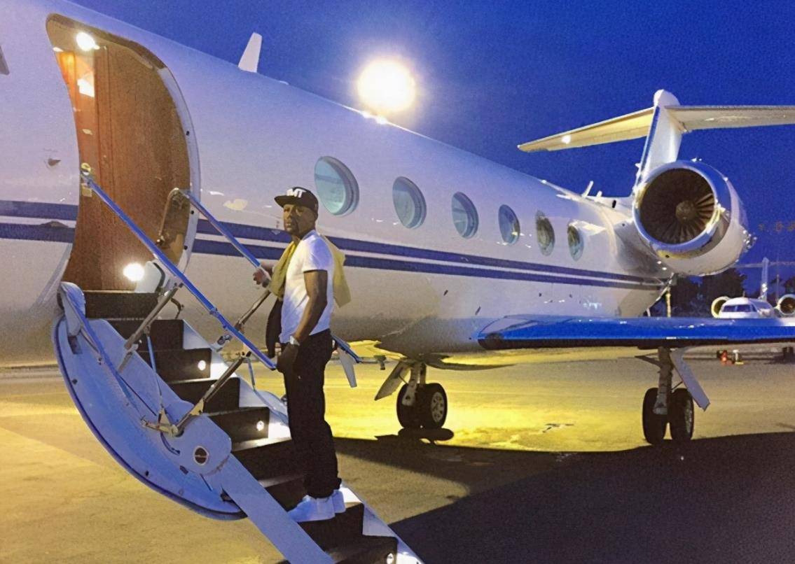 梅威瑟作为网上的炫富高手,带你体验他的土豪阵容_金钱_豪宅_职业