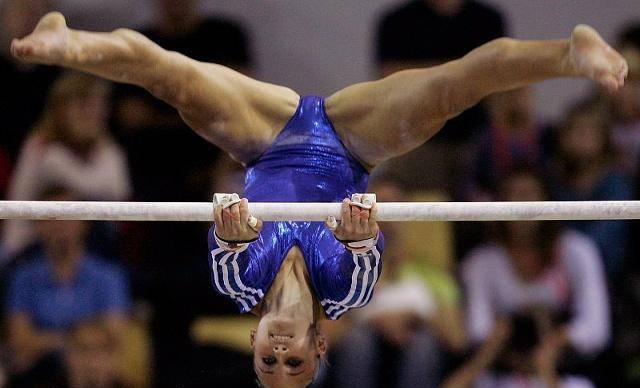 相比于女排姑娘的人高马大,在体操的赛场却是给人感觉都是娇小的身材!