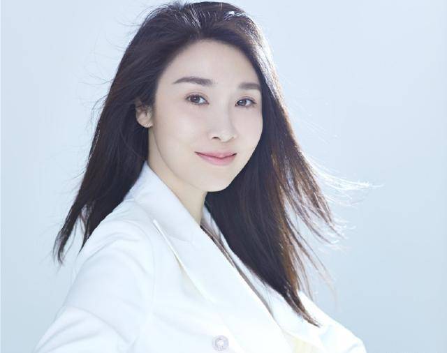 其实,陈丽娜是一个非常敬业的演员,在她的社交平台常常都能看到她晒