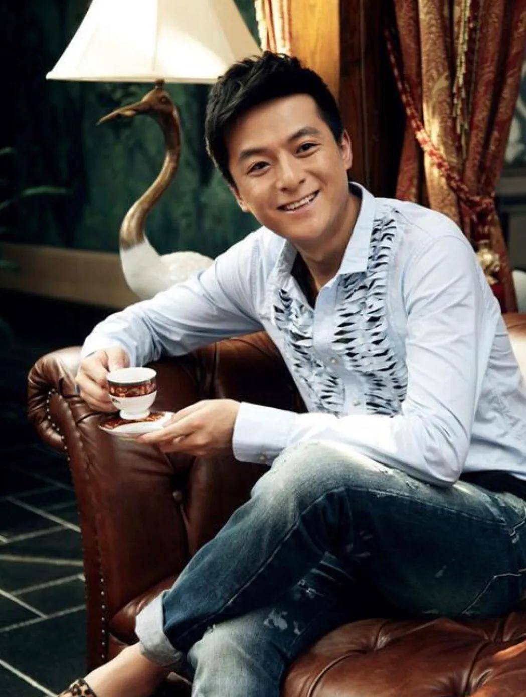 男朱雨辰,因母亲痛失汤唯错过姜妍,今43岁躺狗窝痛哭_朱母_儿子_身材