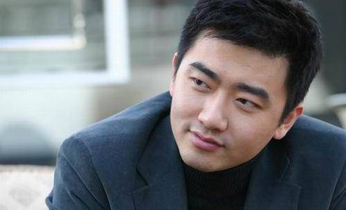 芮成钢获香港公司4百万年薪,其实不算什么,他一年工资几个亿_霍建宁