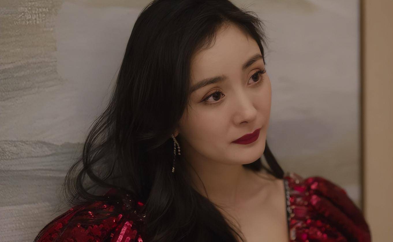 36岁杨幂和小9岁许凯上演"恋爱",同框不觉得尴尬吗_观众_年龄_合作