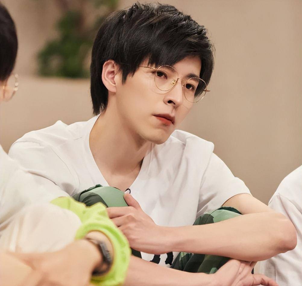 因记仇拒绝清华,凭实力成"北大最帅校草",郭文韬到底有多牛?