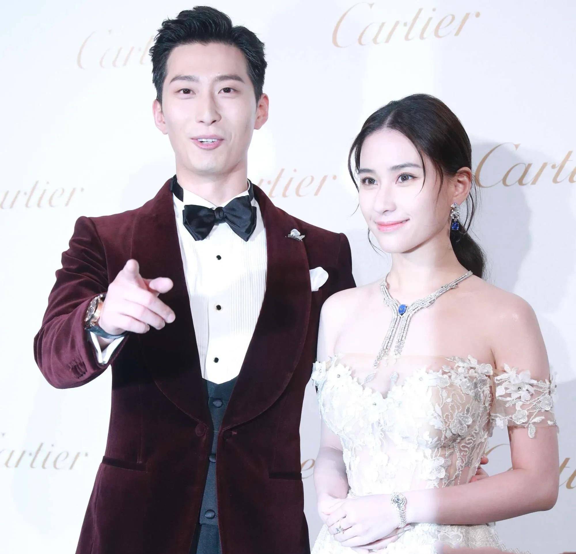 何超莲与窦骁虽然只是恋人关系,但二人的关系非常亲密,也是会一起出席