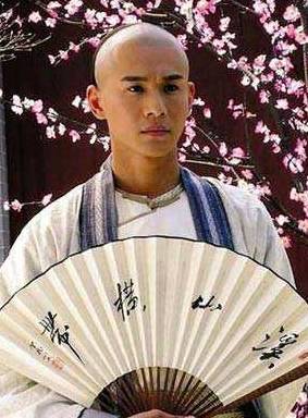 古装剧中十五个执扇的美男,杨洋垫底,焦恩俊第四,第一帅到天际_造型