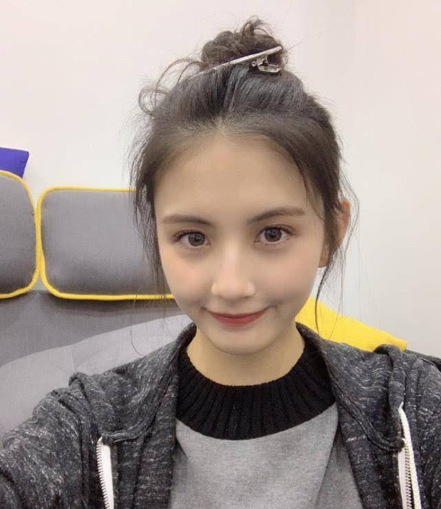 王思聪新女友甜仇高中素颜私照曝光,前男友负债千万发声暗讽两人_照片