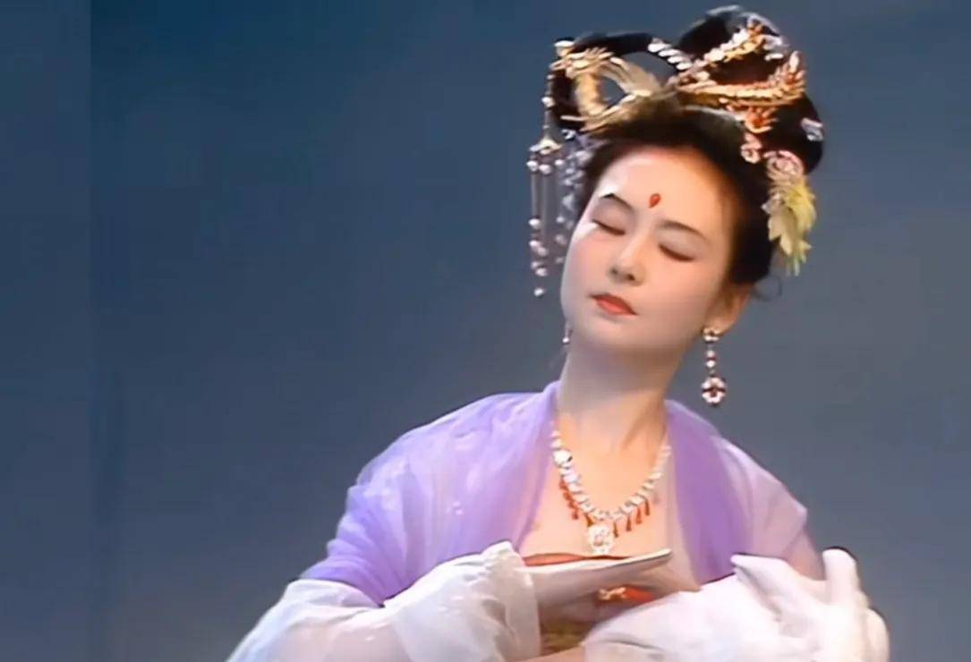 还记得西游记里的嫦娥吗?_邱佩宁_宝健_气质