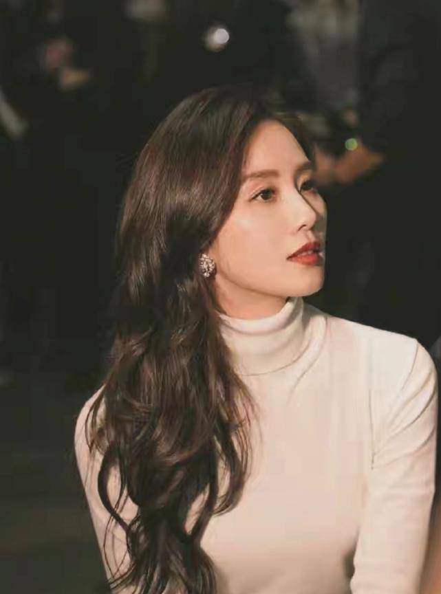 有一种"毁容"叫刘诗诗剪短发,气质全无,网友:土里土气_照片_发型_封面