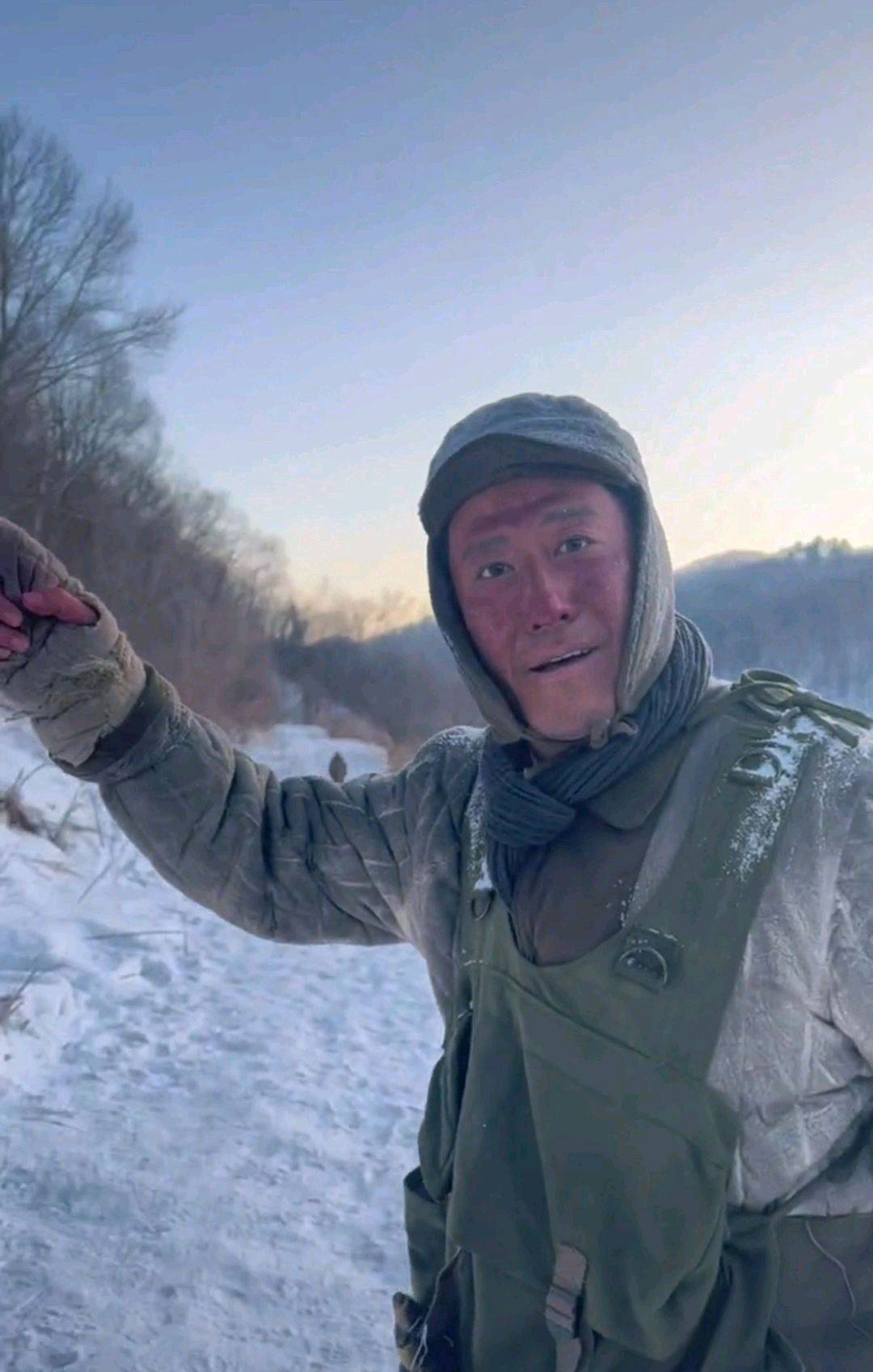 47岁于震东北拍戏,零下37度卧身雪地!