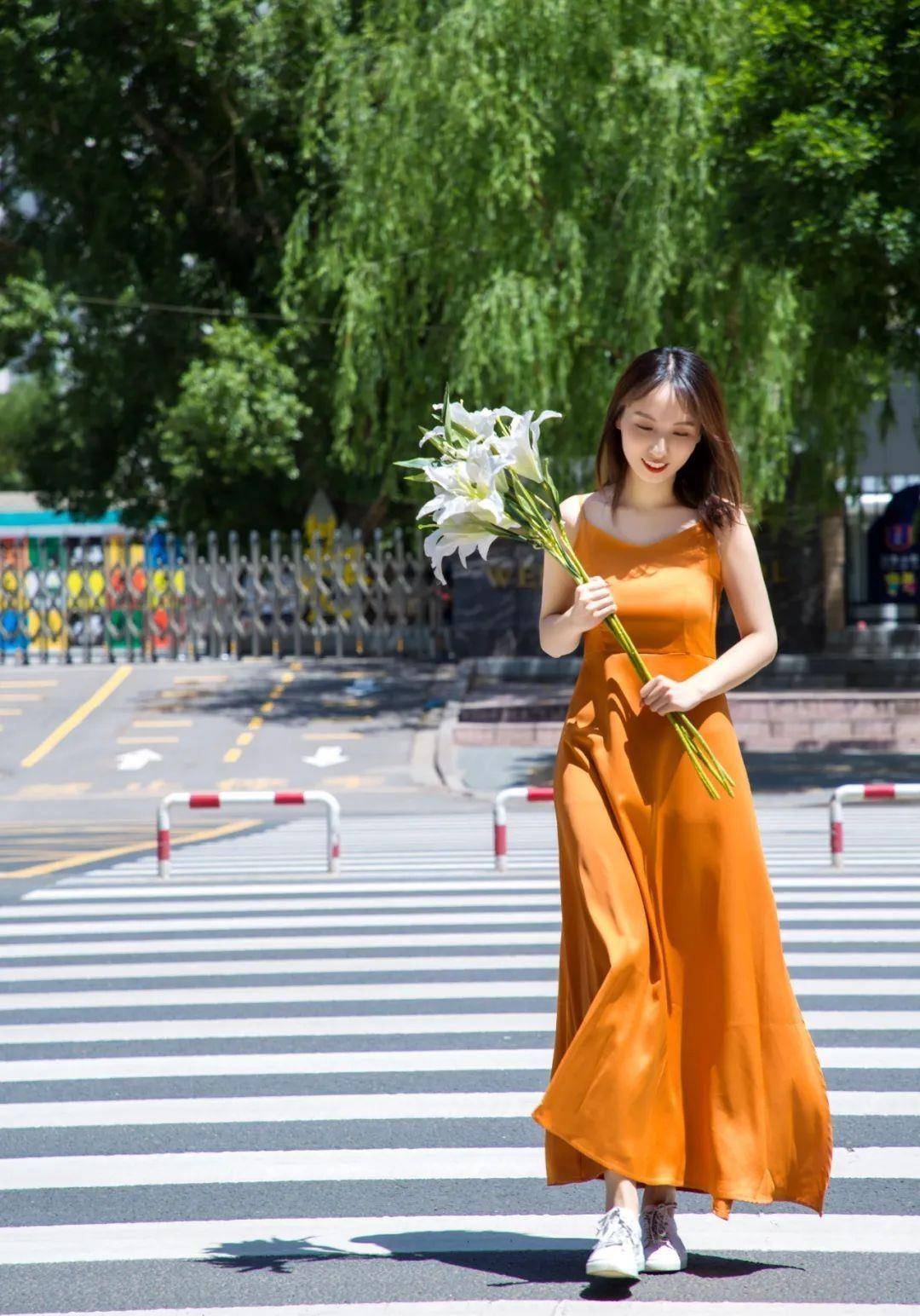 武汉大学"最美"女硕士,毕业当电网"飞人",颜值更是令人惊叹_李嘉思