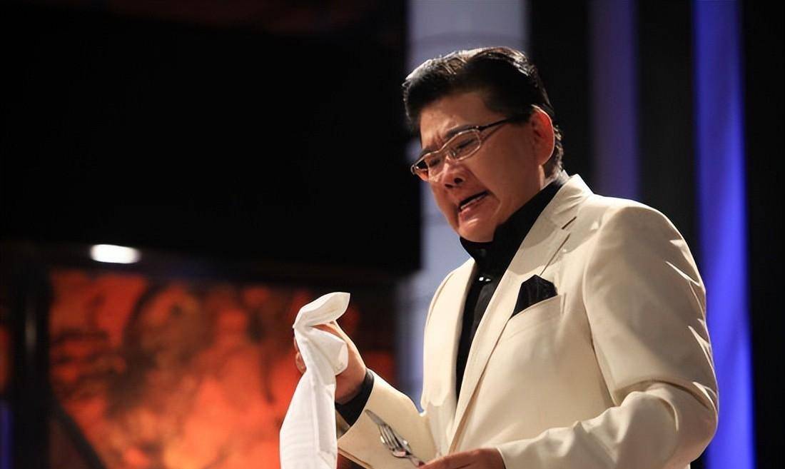 曹可凡吃大肠:17岁如何养活评委答辩?_结肠_网友_表情