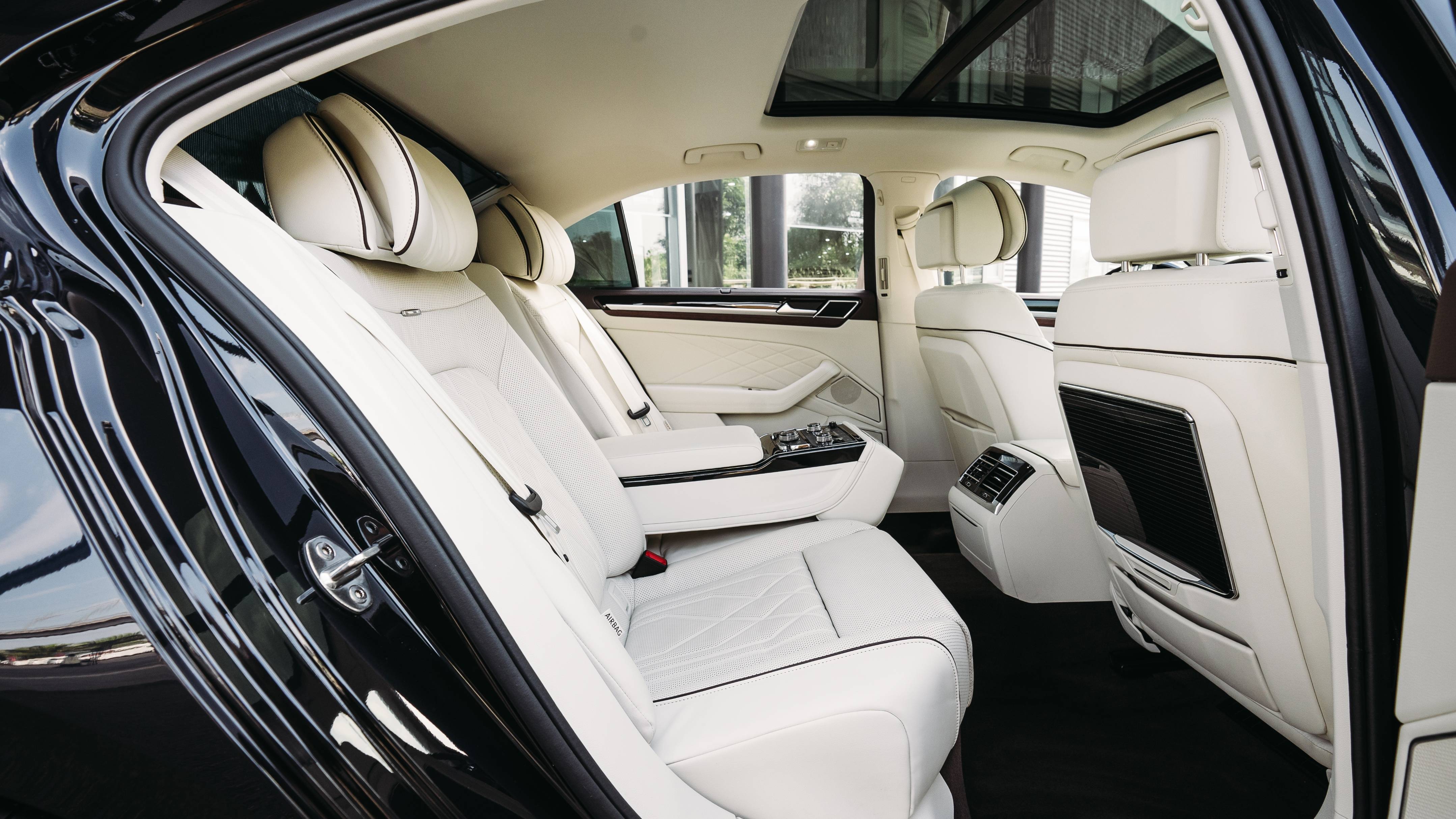 与a6同级别,配置堪比a8,只要a4的价格【大众 辉昂 380tsi 尊贵版】