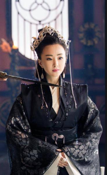 体操女王,和老公相恋20年,婚后育有一儿一女,如今依然恩爱不已_刘璇