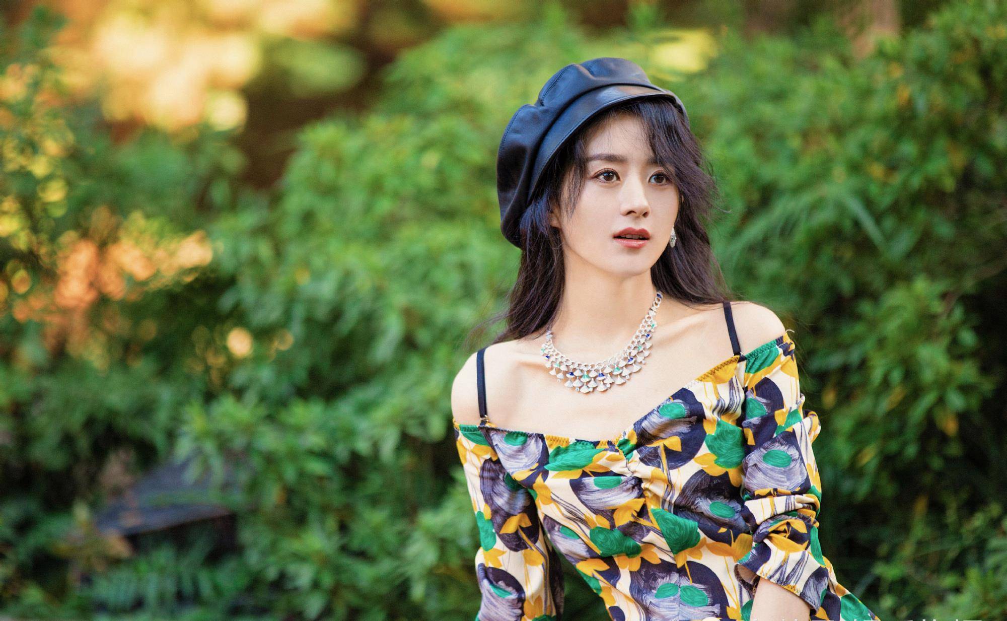 赵丽颖最新杂志大片来了!这一次,她自己来承包鱼塘_阳光_时尚_感觉