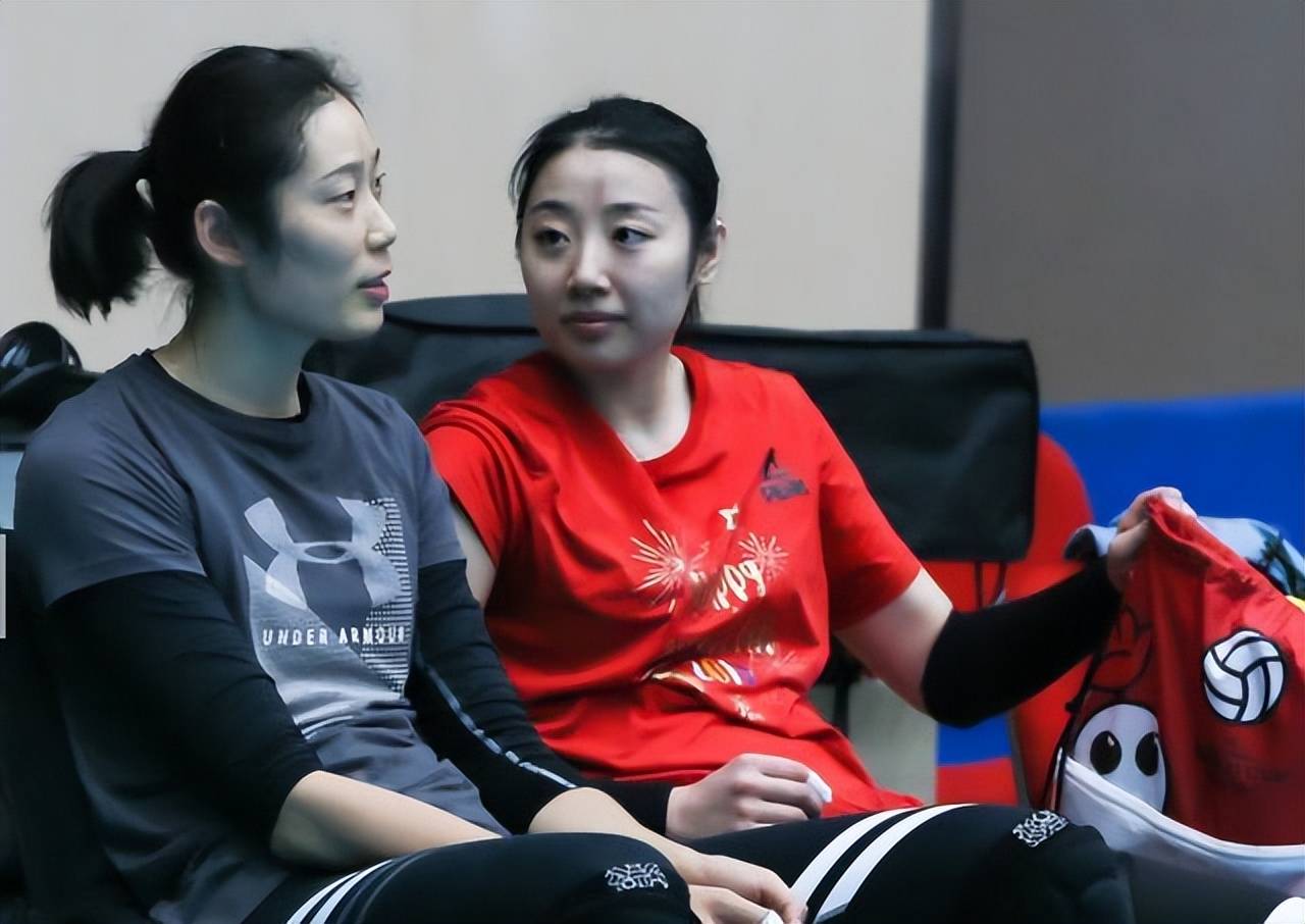 朱婷姚迪海外过春节,亲密如姐妹,屋内一装饰:所有人都喜欢!