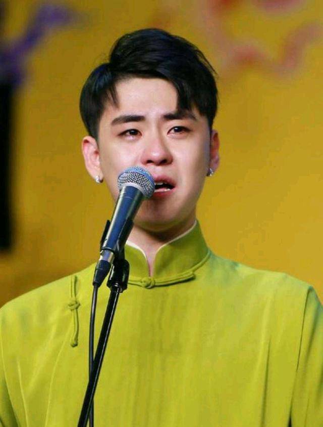 德云社神仙落泪名场面:张云雷,岳云鹏,孟鹤堂,烧饼,瞬间心痛_观众