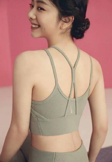 谭松韵晒健身照,少女感爆棚,这哪里像是31岁_运动_身材_提拉