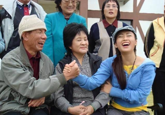 82岁老戏骨,娶二婚妻子,走过50年金婚,魏宗万:我很幸福_女儿_演艺事业