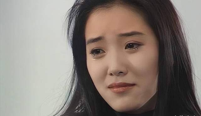 她妩媚清新,是嘉禾五朵金花之一,演反派惹人爱,今