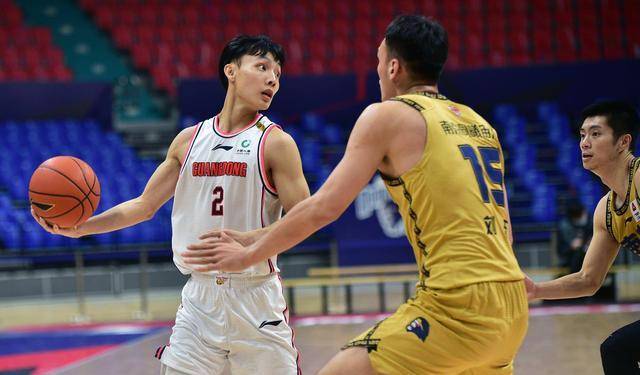 徐杰晒出新技能,无缘中国男篮将跨行考厨师证,周鹏感慨后生可畏_乔尔