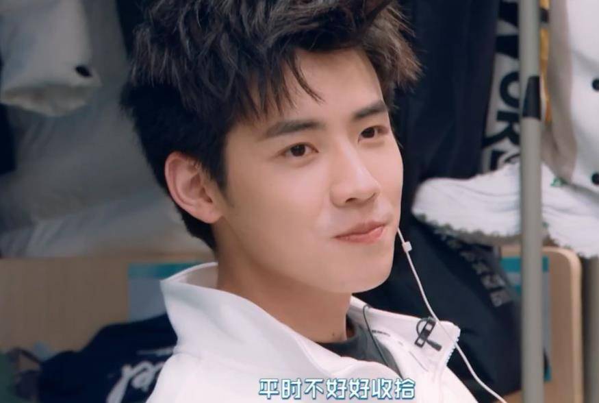 任豪丁禹兮同框,原来演员和爱豆最大差距就在头身比_学长_大陆_发展