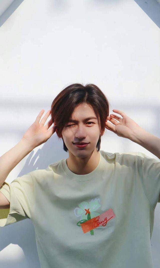 原创 从学生时就无数直拍的张凌赫!