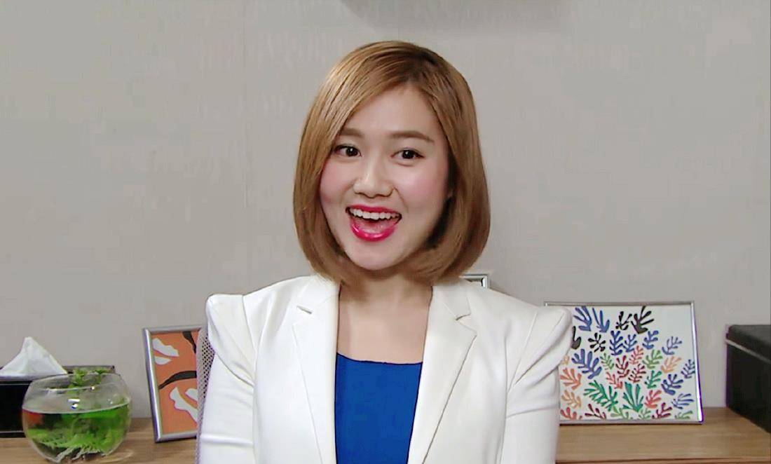 原tvb女星因衣着大胆导致分手,如今风格不改,在大理频频晒美照_白云