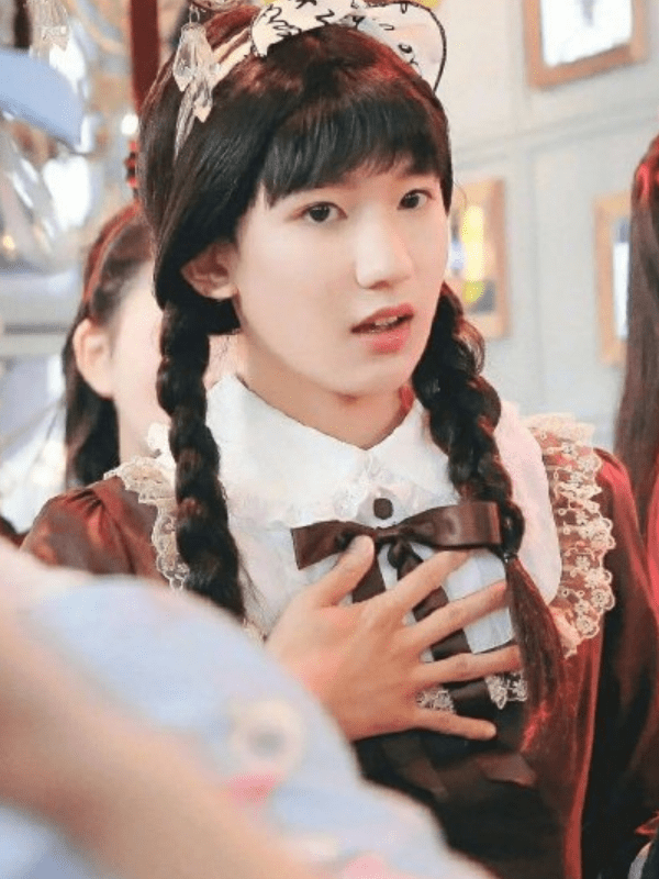 同为男星女装:躲过了黄明昊,逃过了王俊凯,看见易烊千玺捧腹大笑!