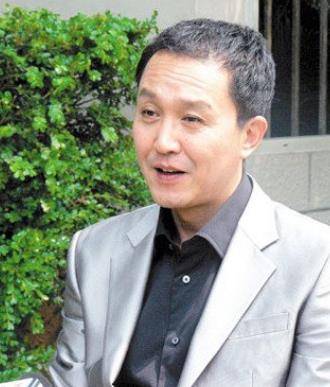 吴刚,成也一张脸,败也一张脸_康书记_时候_争议