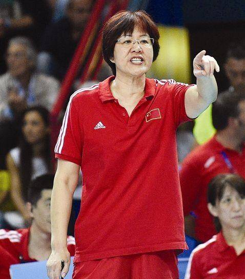 沾染娱乐圈坏毛病,丁真叫61岁郎平"姐姐",网友:没礼貌_中国女排_郎导