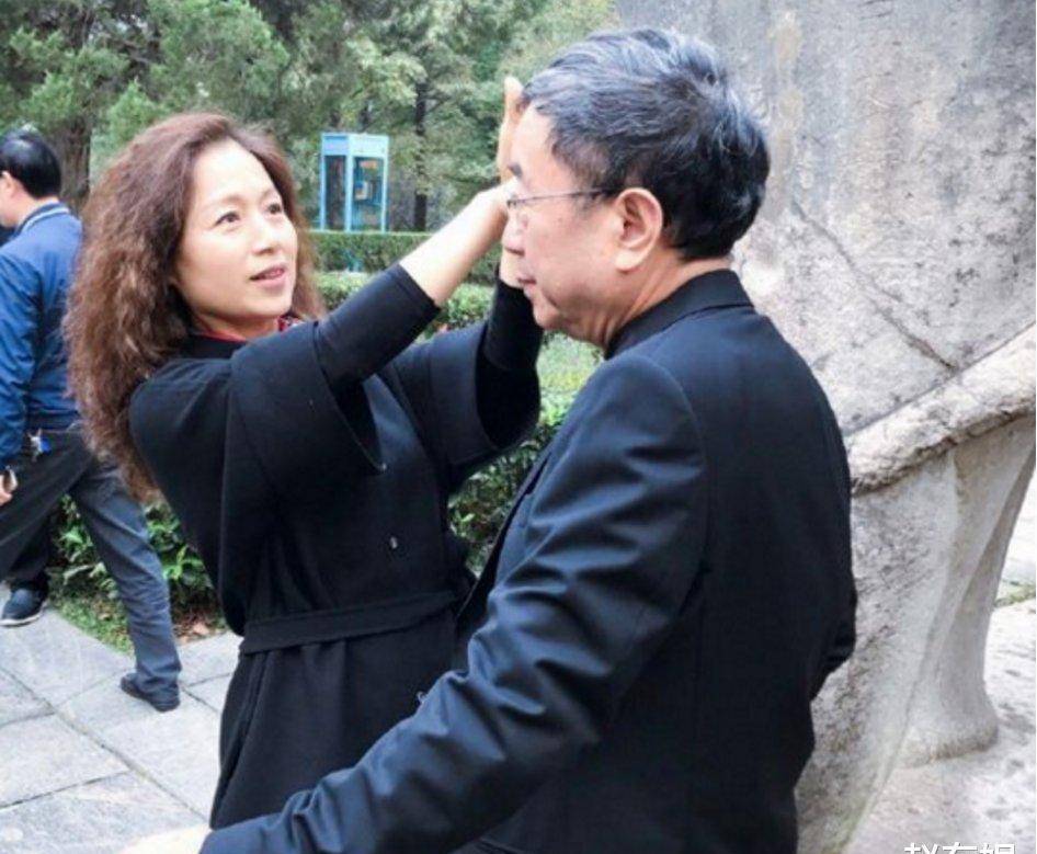 娶小16岁马兰,对现任有爱,愧对前妻的余秋雨_李红_因为_婚姻