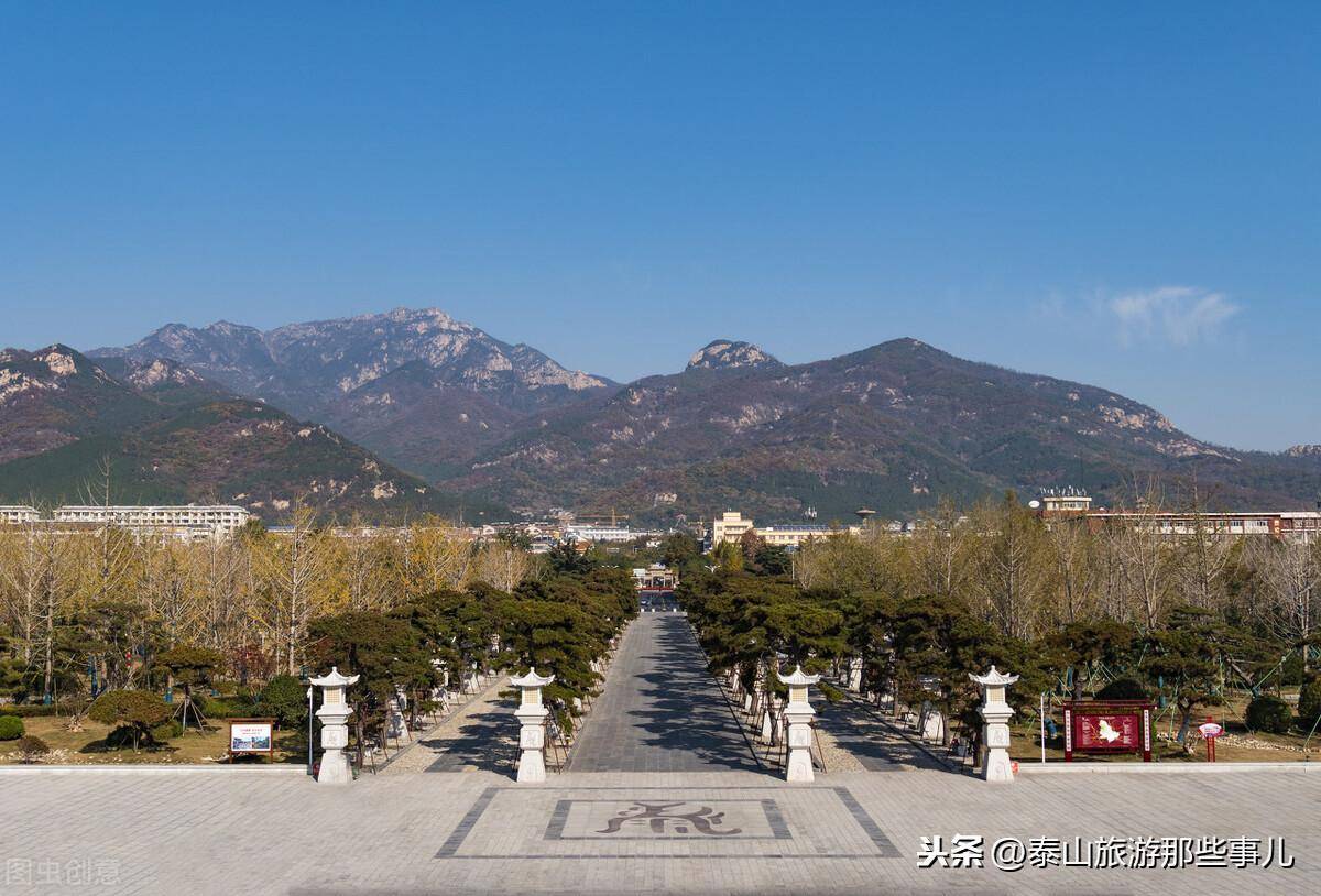 岱庙,南临东岳大街,北靠岱宗大街,西邻青年路,东依仰圣街,总占地面积