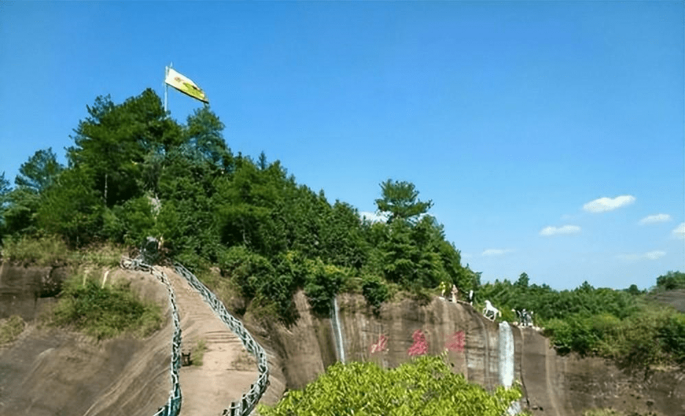 四季有花,八节有果,如诗如画的人间仙境,有南岳衡山后花园之称_景区