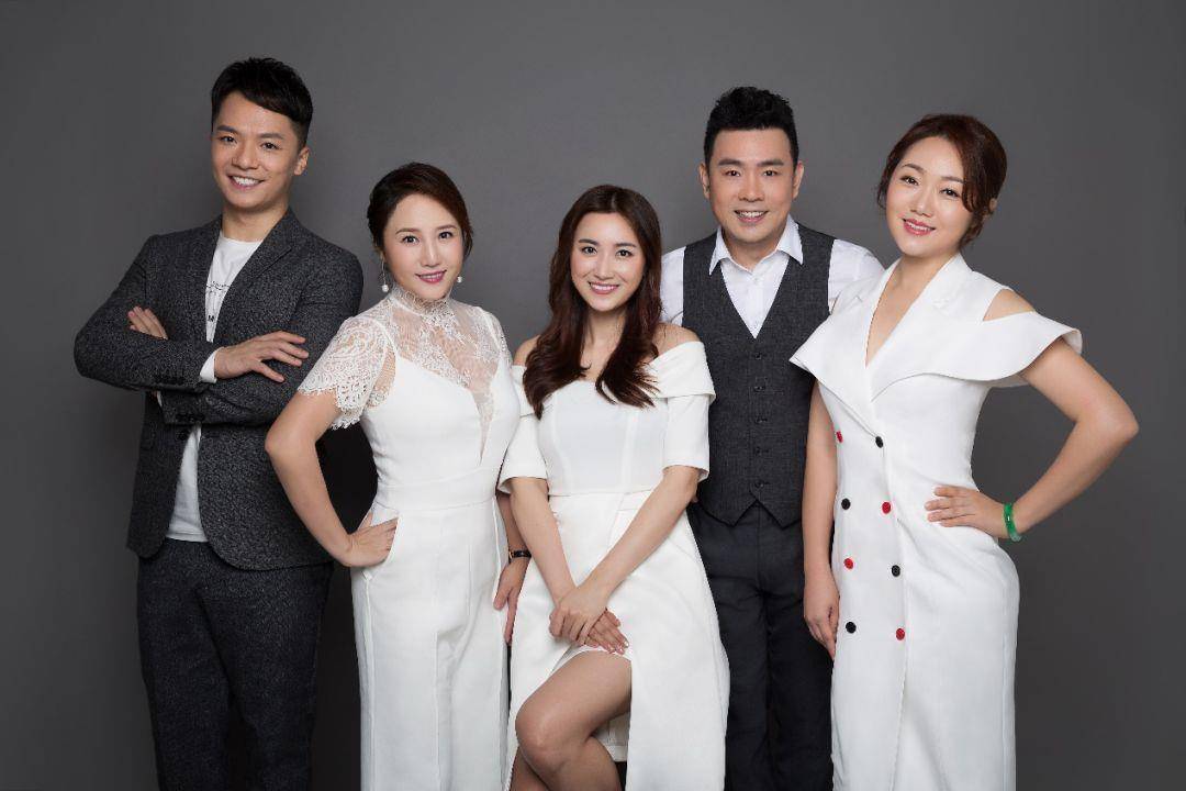 34岁的广东台美女林彬,早已结婚生女,生活十分幸福美满!