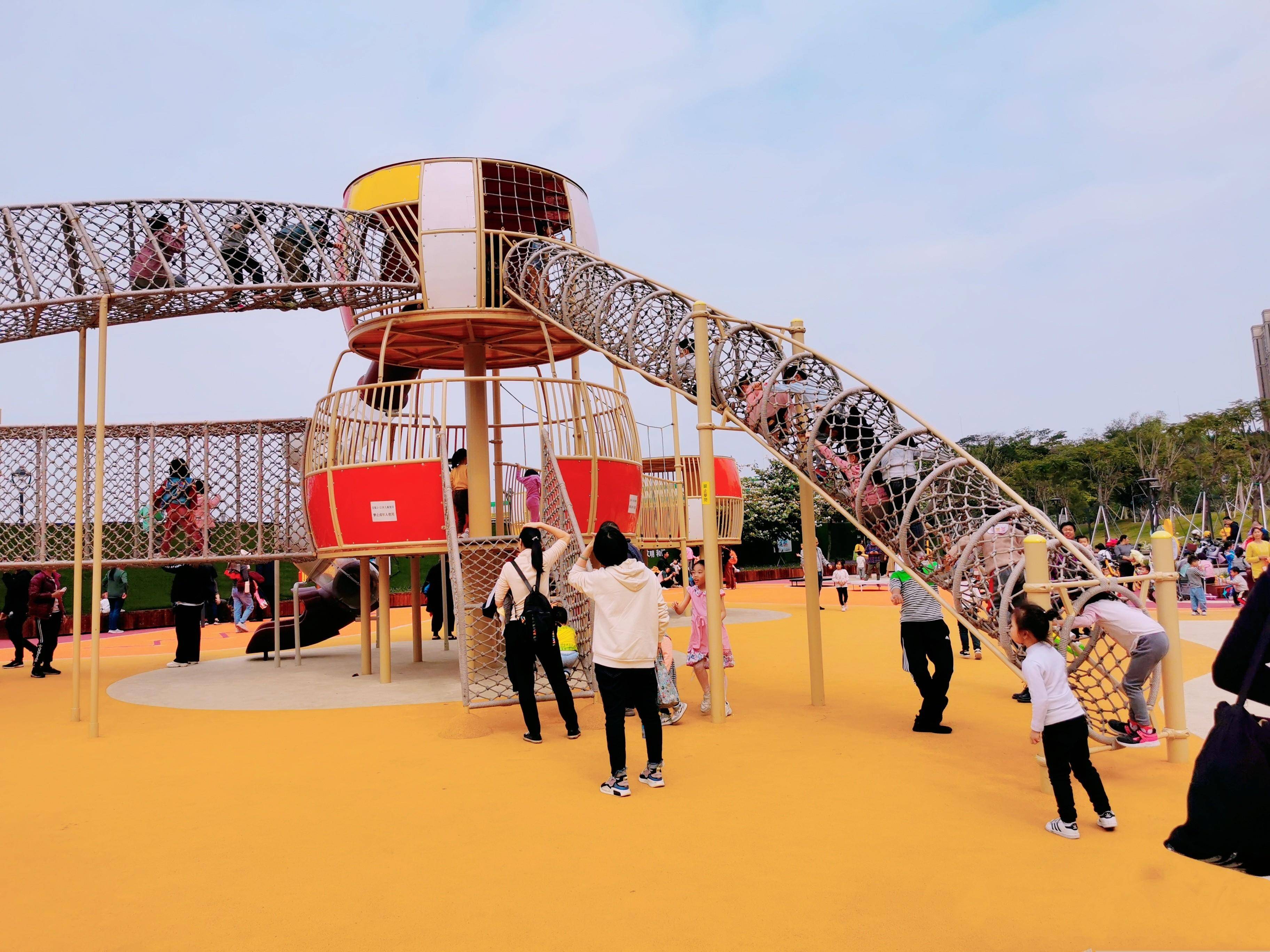 西安最大的儿童游乐场图片